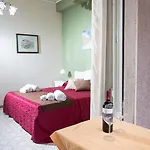 ベッド・アンド・ブレックファスト Baronetto 4*
